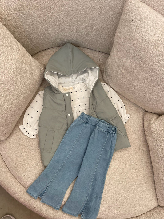 KOSTUM ME TRE PJESE JELEK, BLUZE DHE XHINSE