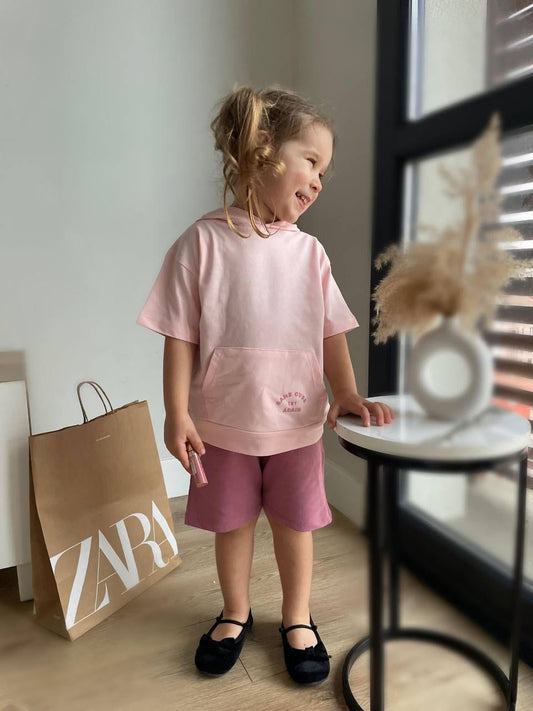 KOSTUM ME BLUZE ME KAPUC DHE TUTA