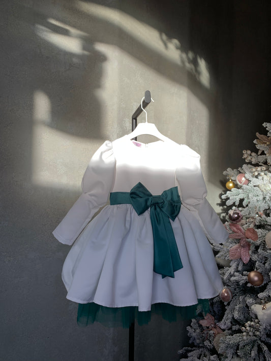 FUSTAN FESTIV ME FJONGO NE BEL DHE TYL NE PJESEN E POSHTME