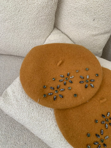 BERETE ME GURE TE VEGJEL