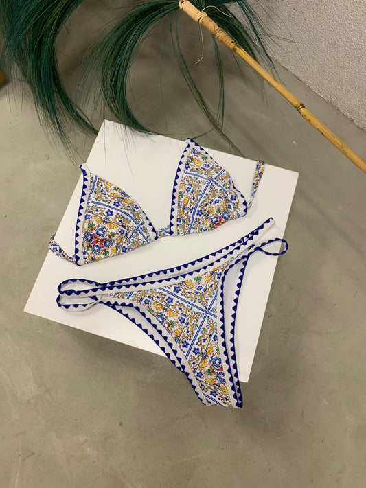 RROBA BANJO ME MOTIVE