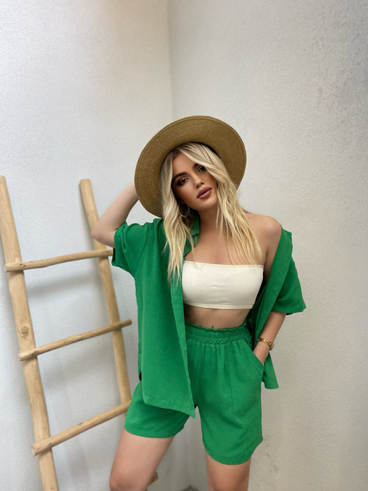 KOSTUM KEMISHE DHE PANTALLONA TE SHKURTRA