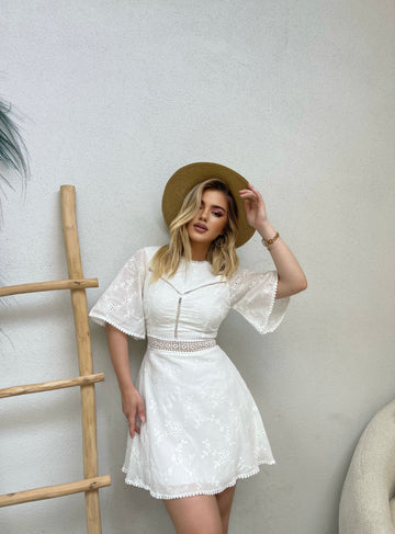 FUSTAN I BARDHE DANDELL