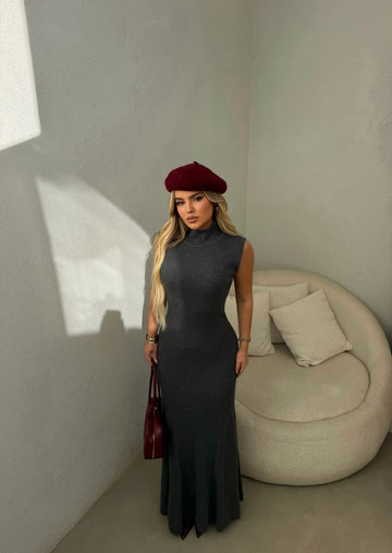 SLEEVELESS MAXI DRESS