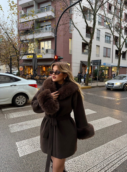 PALLTO E SHKURTER ME PELLUSH