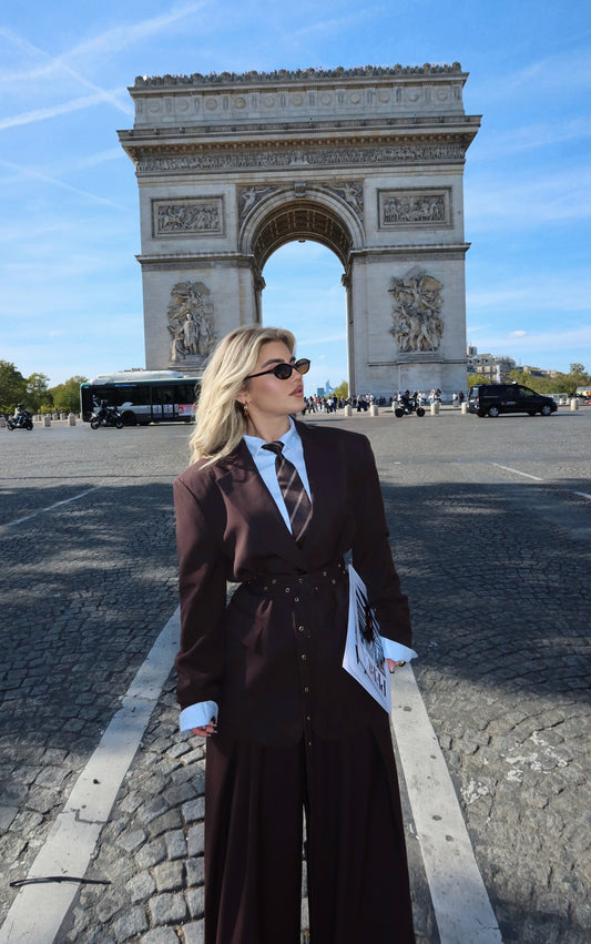 ELEGANT DARK BROWN SUIT