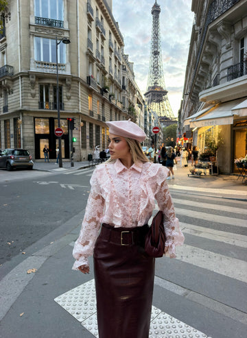 LACE COLLARED RUFFLE BLOUSE