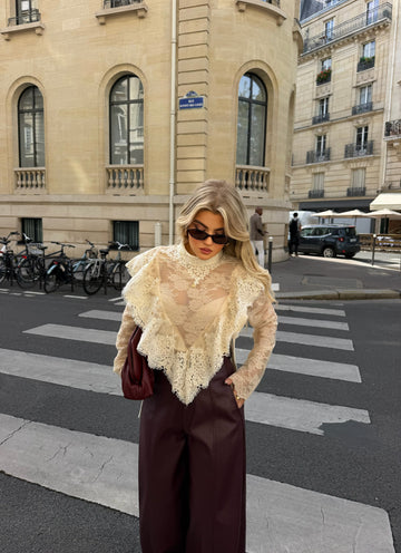 BEIGE LACE BLOUSE WITH ELEGANT DETAILS