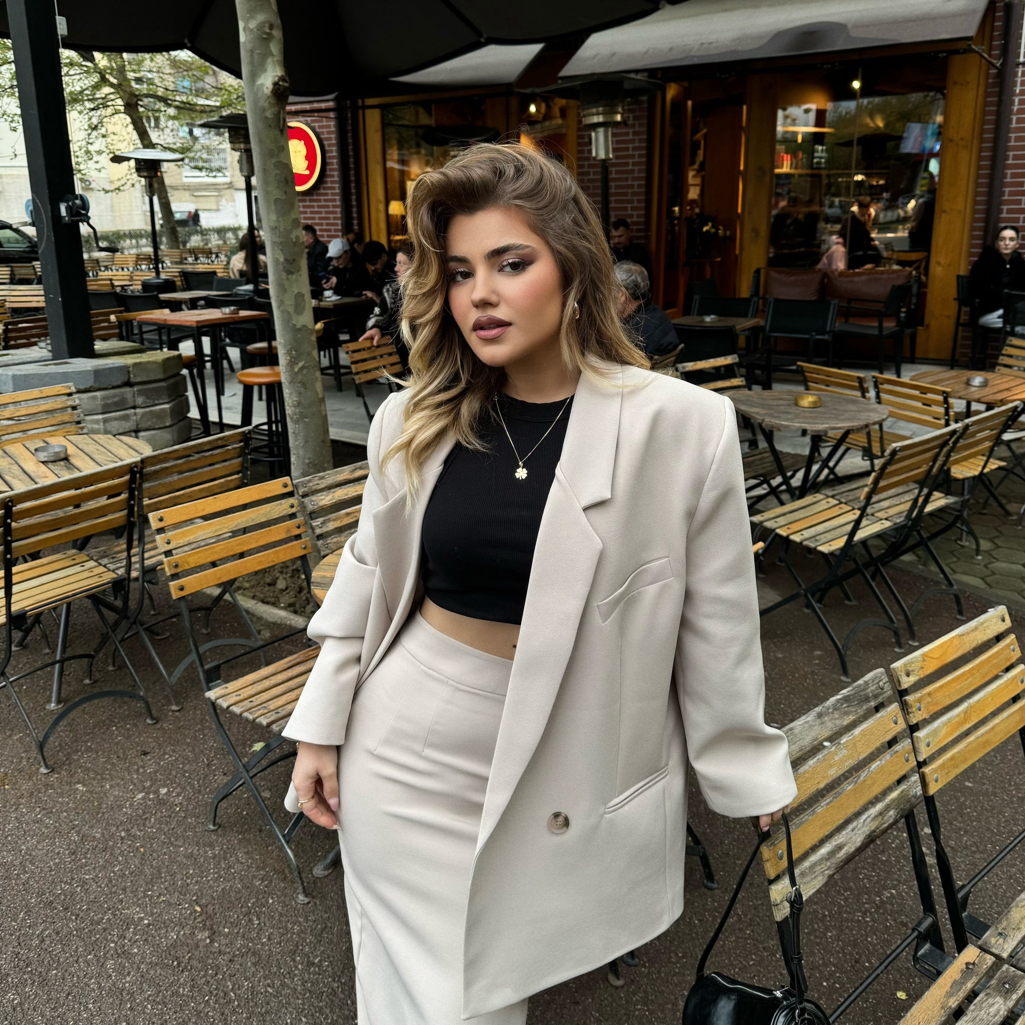 KOSTUM XHAKETE DHE FUND