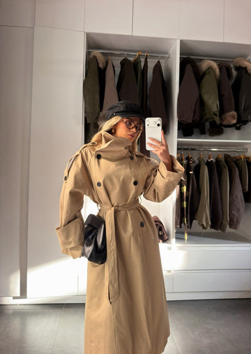 BEIGE TRENCH COAT