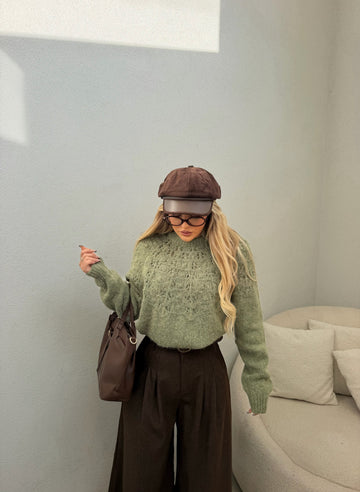 SOFT KNIT SWEATER